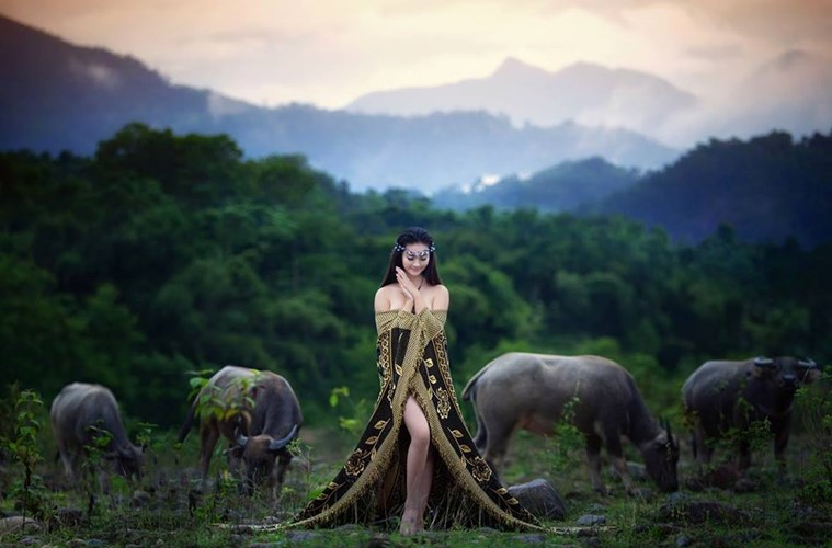Trao[-]đổi:[-]Nữ[-]công[-]an[-]9x[-]với[-]bộ[-]ảnh[-]gợi[-]cảm[-]có[-]bị[-]kỷ[-]luật?